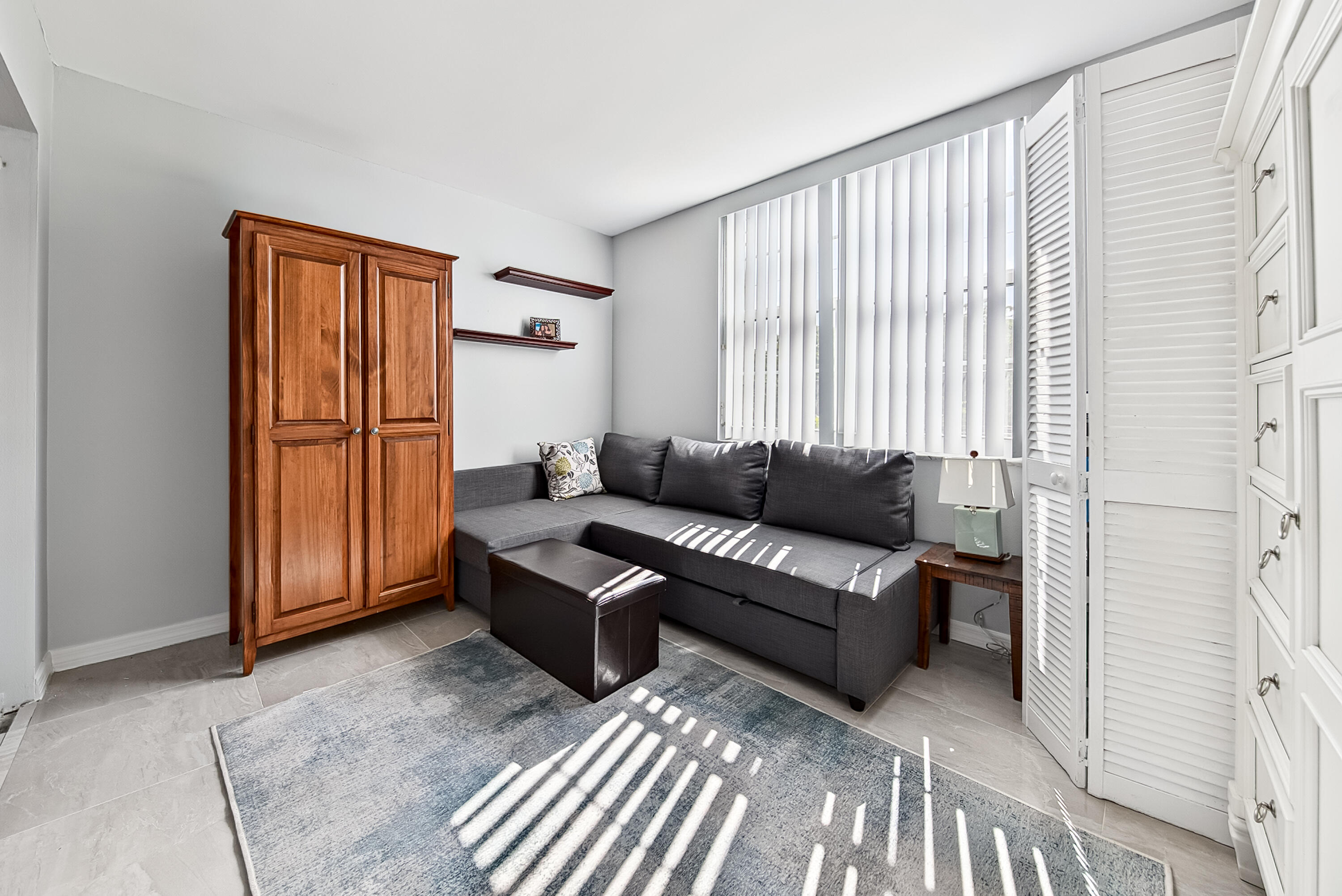 IMPERIAL POINT CONDO - Residential