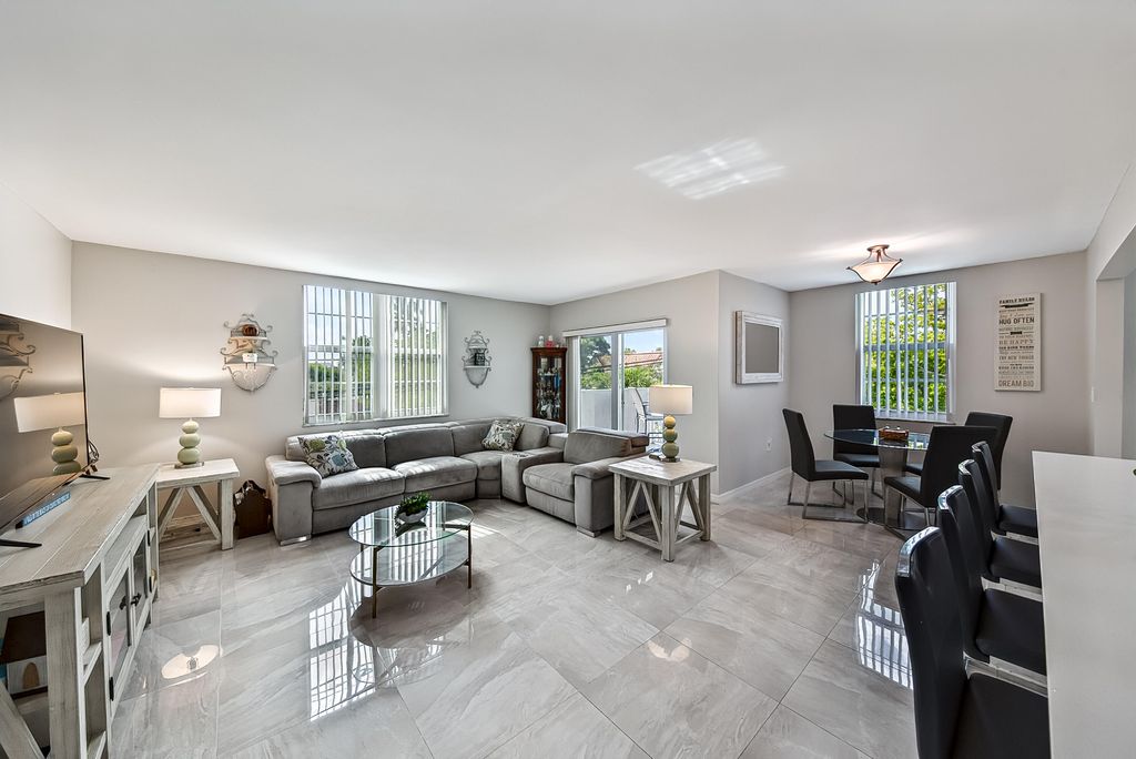 Photo of 6000 NE 22nd Way #3a, Fort Lauderdale, FL 33308 (MLS # B26032824)