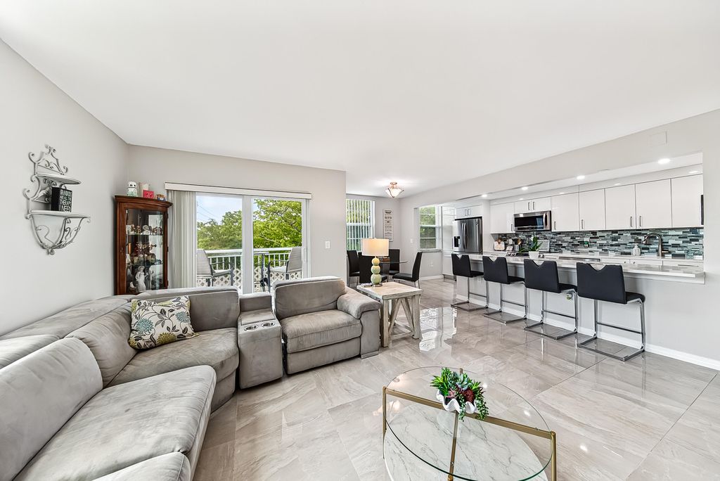 Photo of 6000 NE 22nd Way #3a, Fort Lauderdale, FL 33308 (MLS # B26032824)