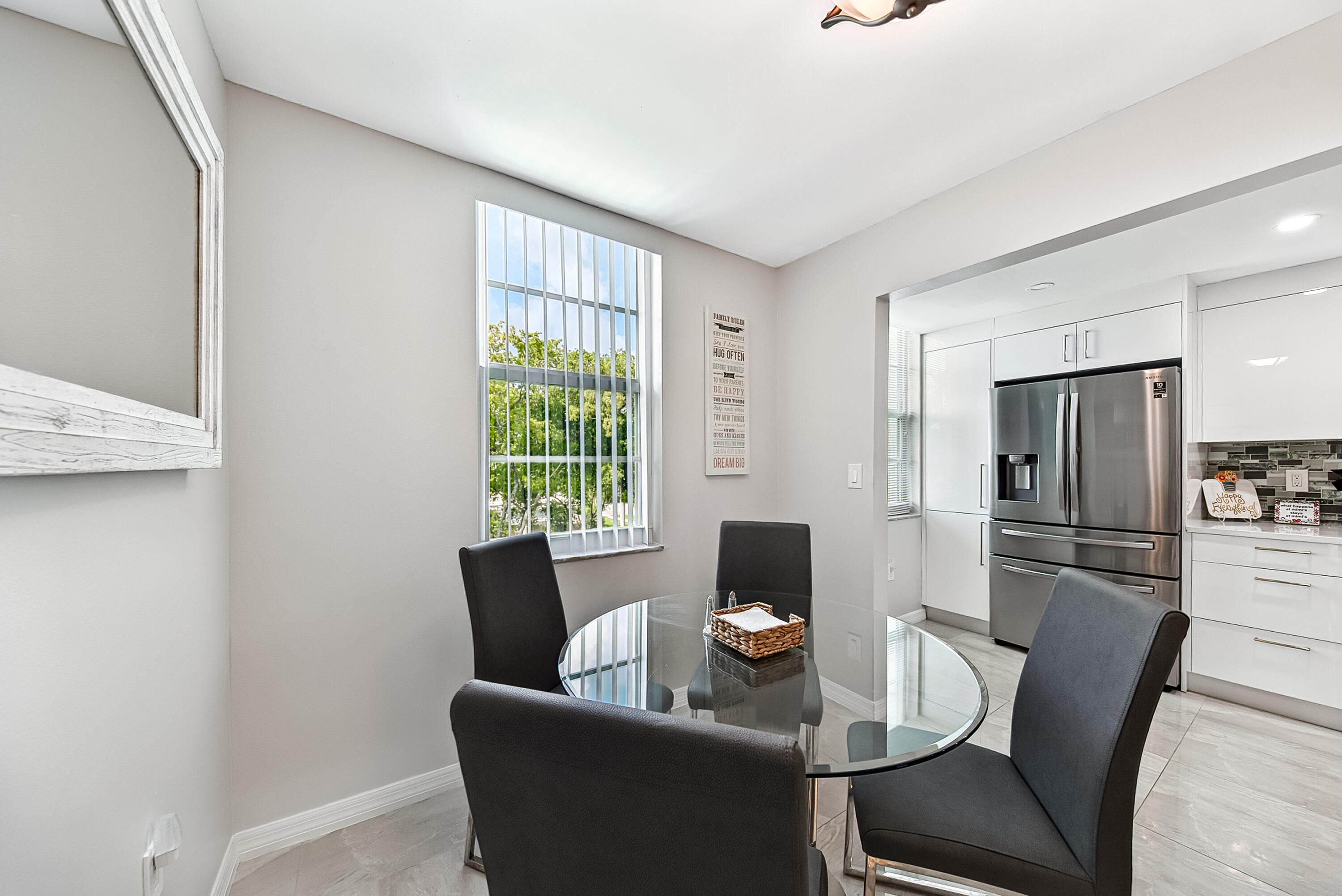 IMPERIAL POINT CONDO - Residential