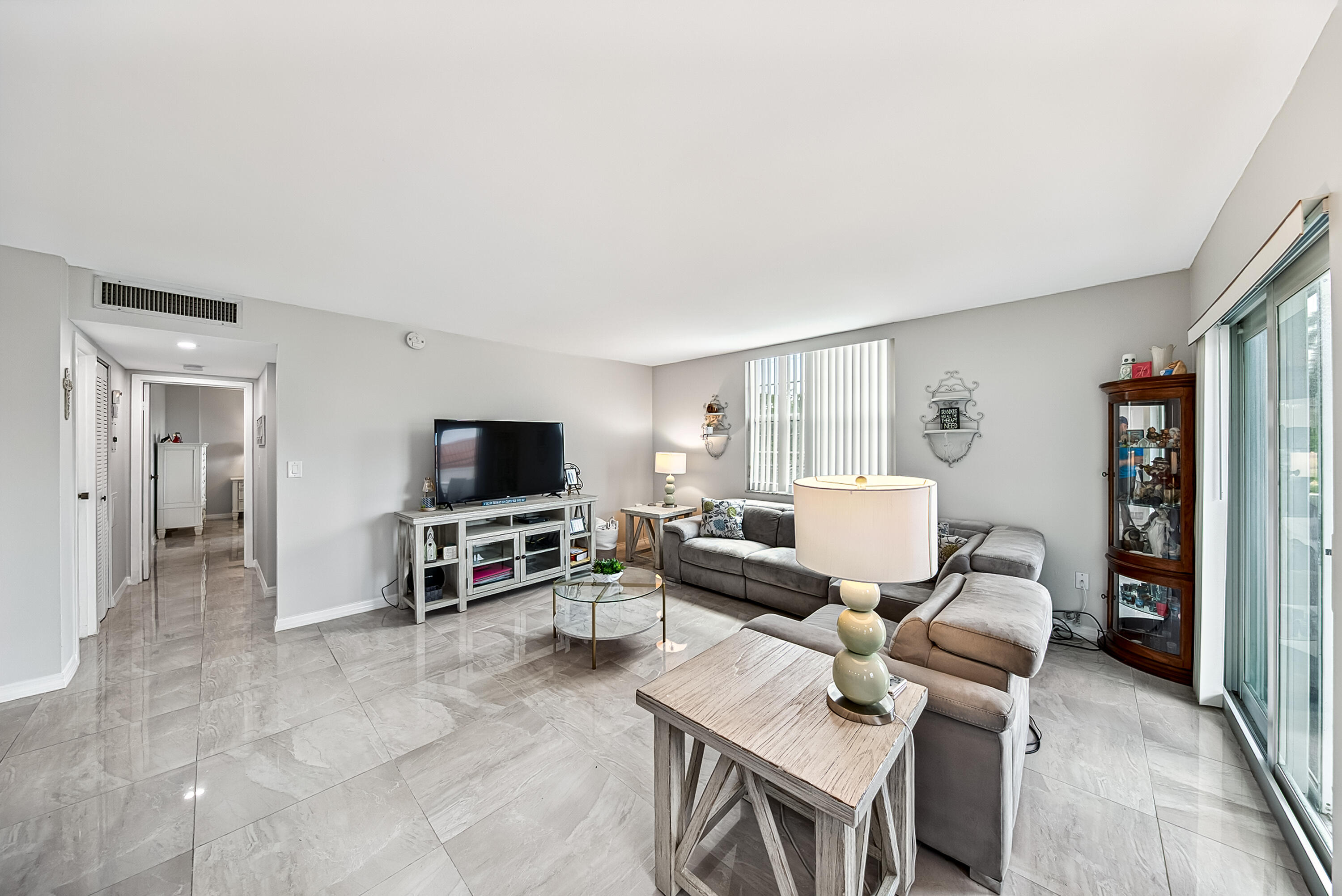 IMPERIAL POINT CONDO - Residential