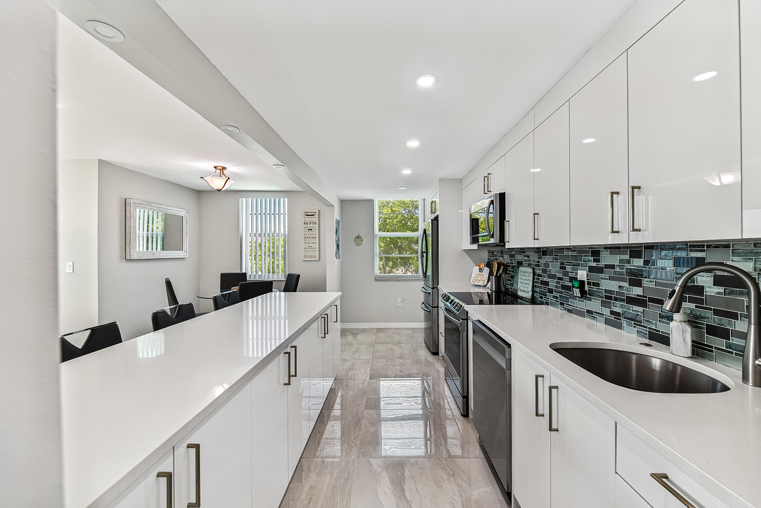 IMPERIAL POINT CONDO - Residential