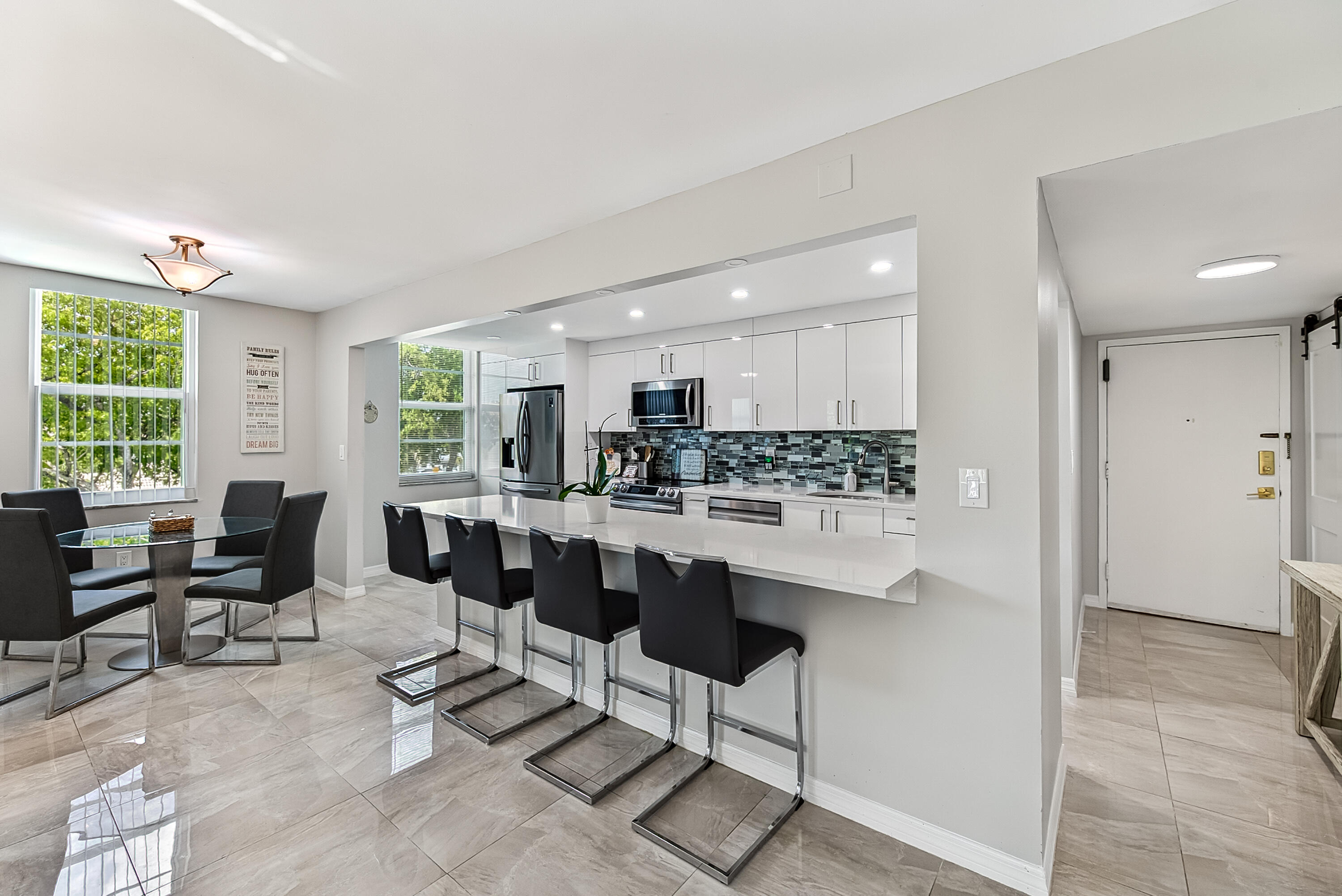 IMPERIAL POINT CONDO - Residential