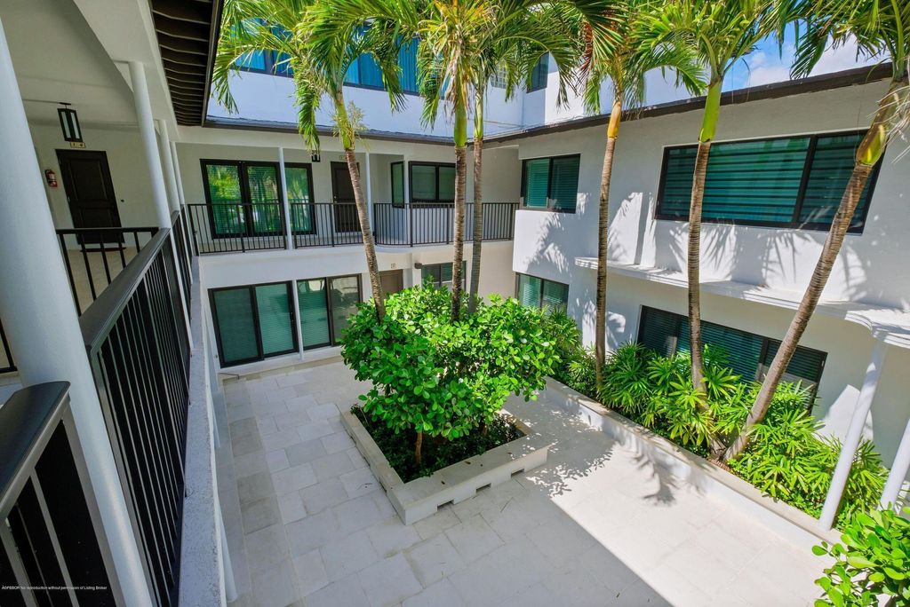 Photo of 122 Peruvian Ave #0071, Palm Beach, FL 33480 (MLS # B26000185)