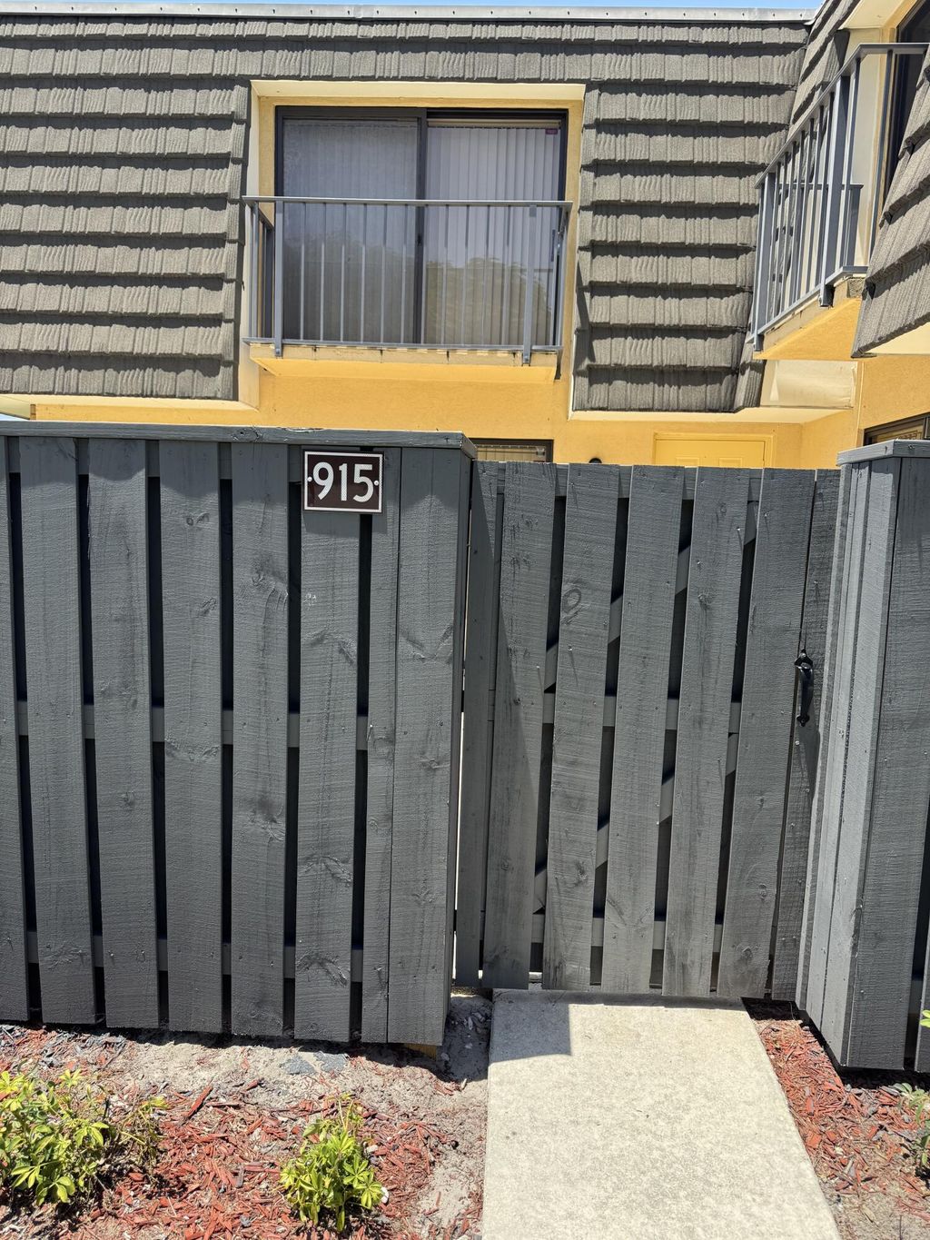 Photo of 915 9th Way, West Palm Beach, FL 33407 (MLS # B26049851)