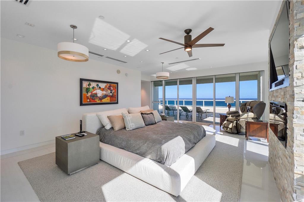 Las Olas Beach Club - Residential