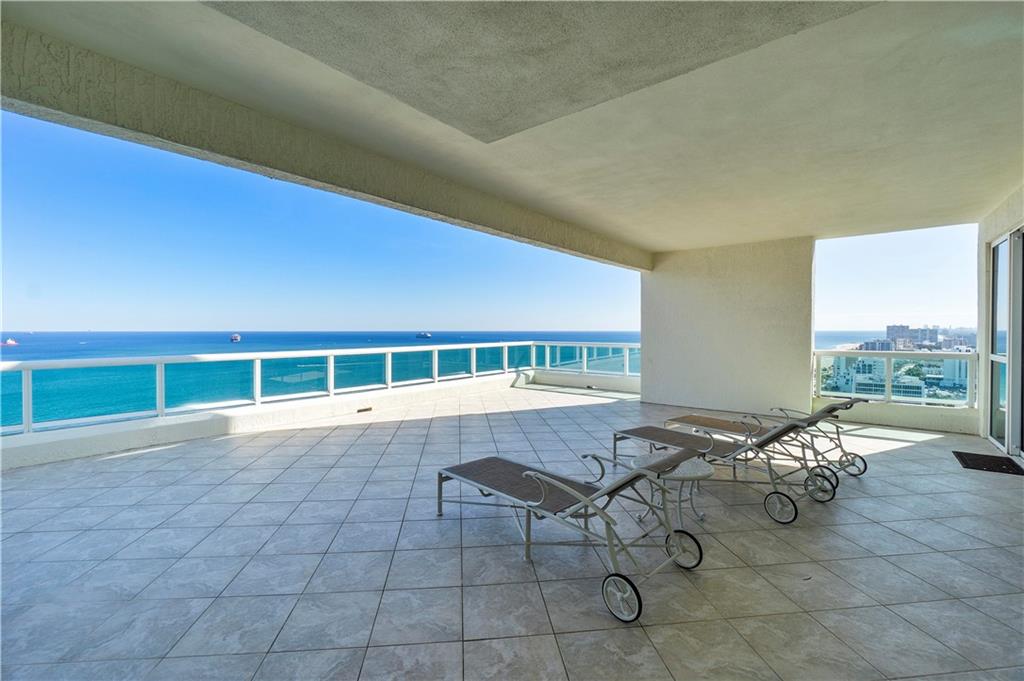 Las Olas Beach Club - Residential