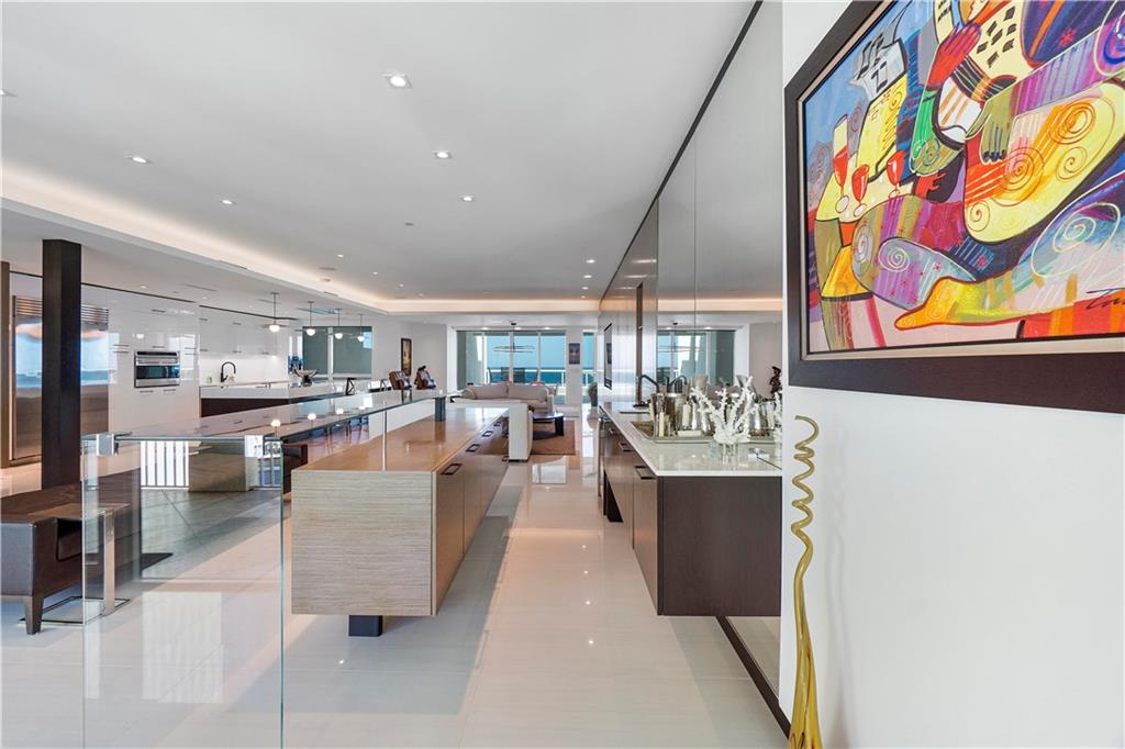 Las Olas Beach Club - Residential