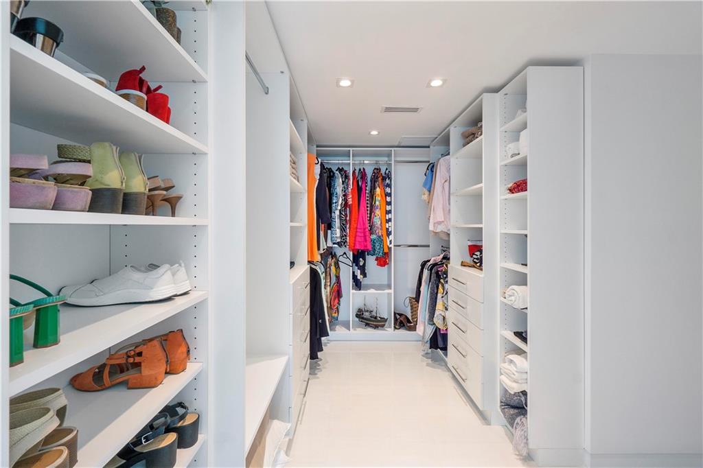 Las Olas Beach Club - Residential