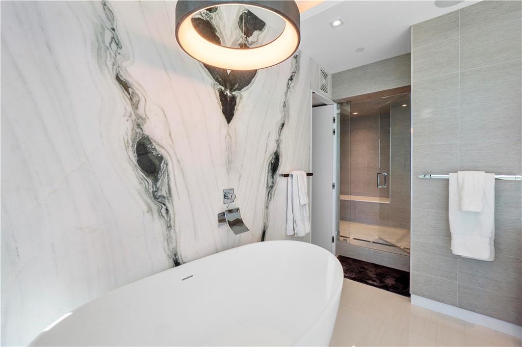 Las Olas Beach Club - Residential