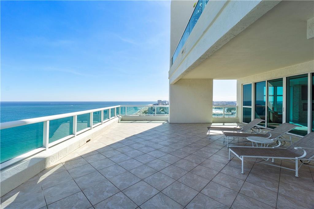 Las Olas Beach Club - Residential