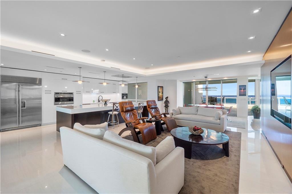 Las Olas Beach Club - Residential