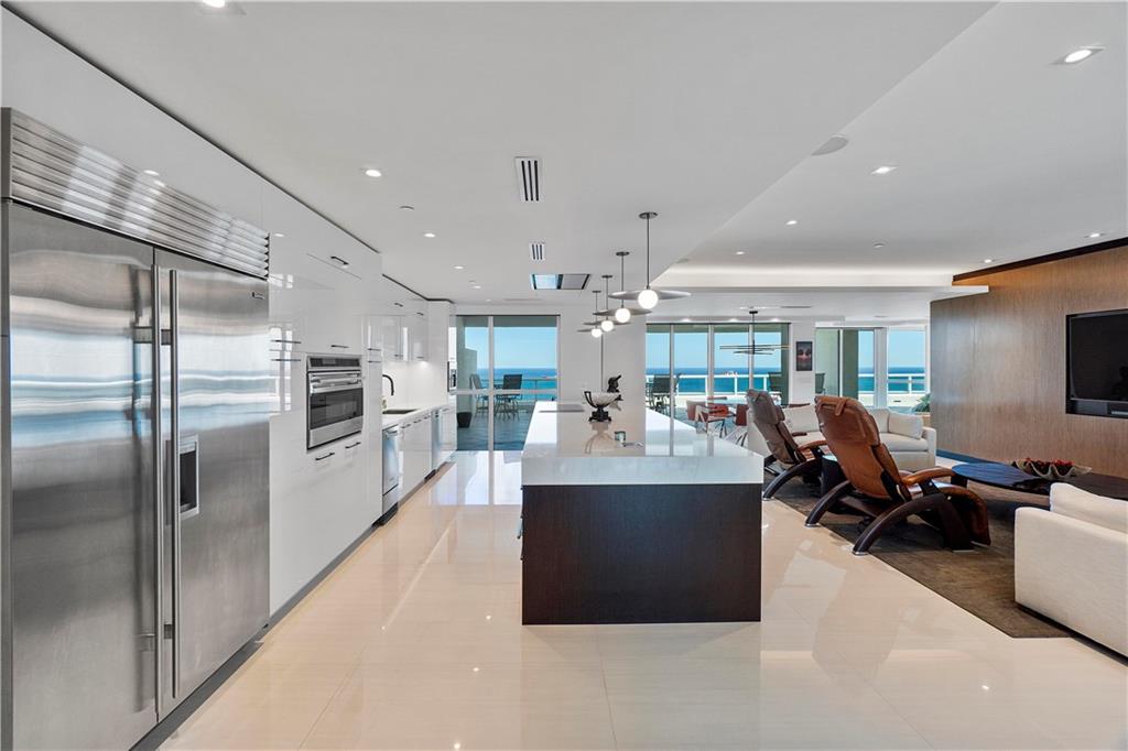 Las Olas Beach Club - Residential