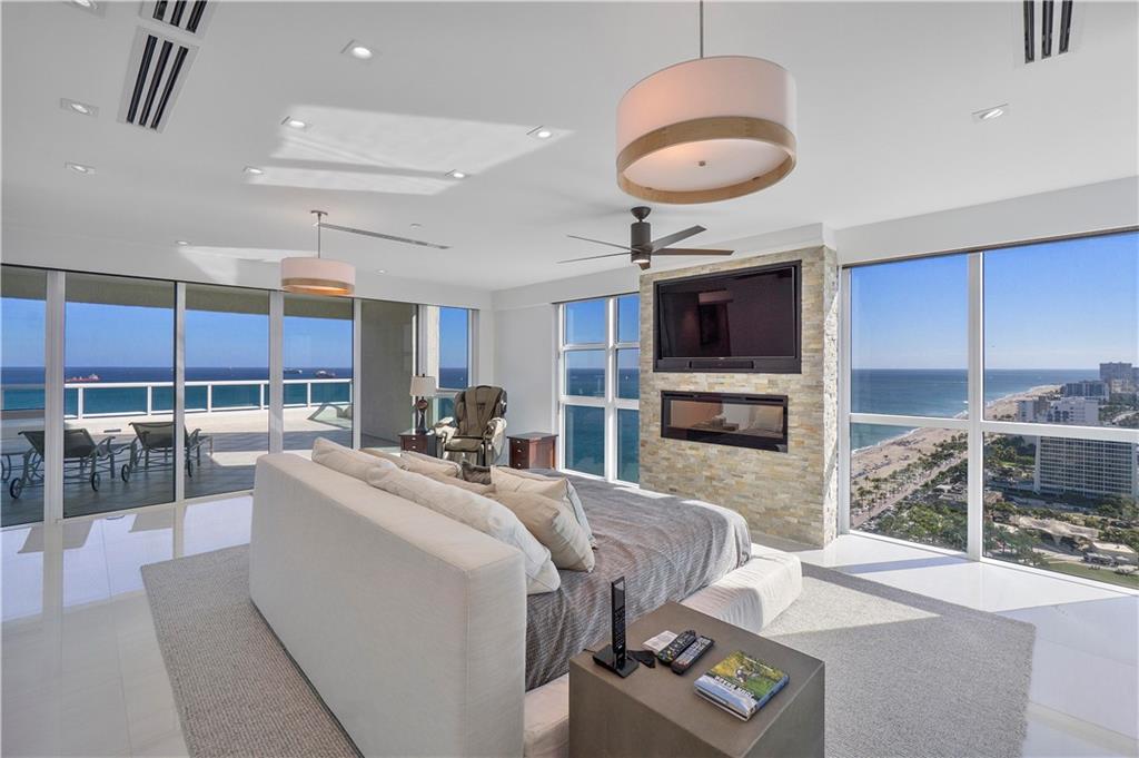 Las Olas Beach Club - Residential