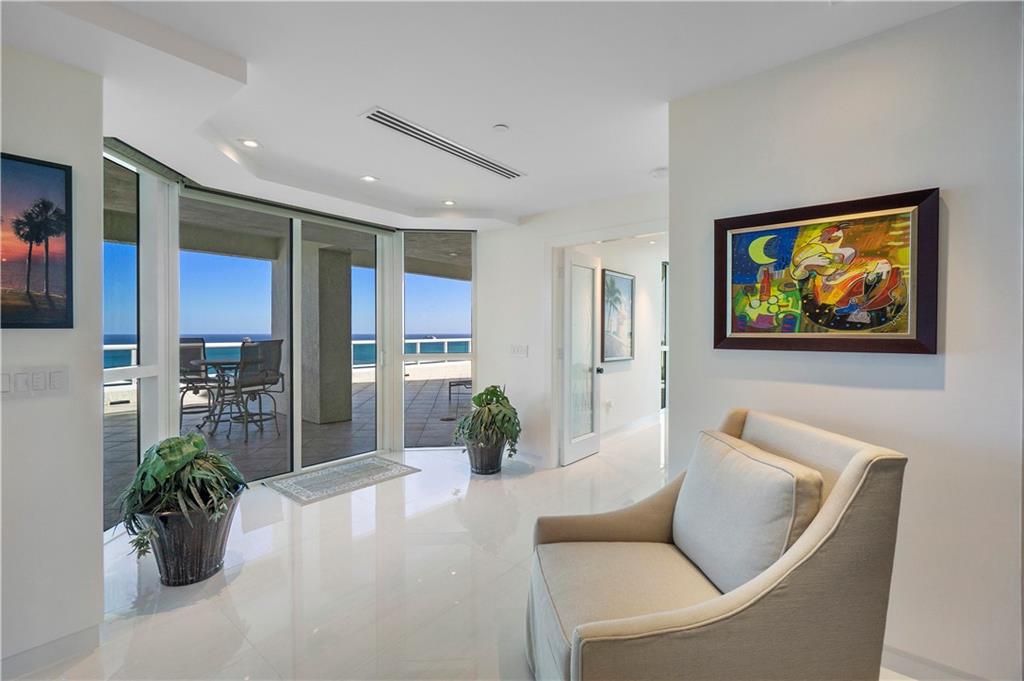 Las Olas Beach Club - Residential