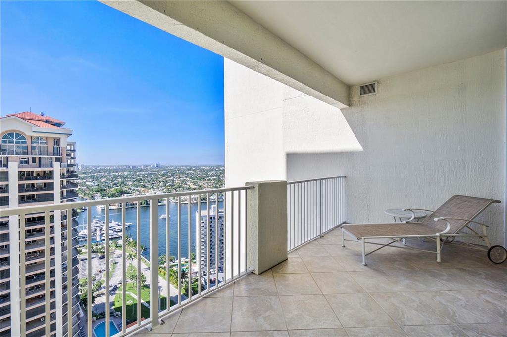 Las Olas Beach Club - Residential