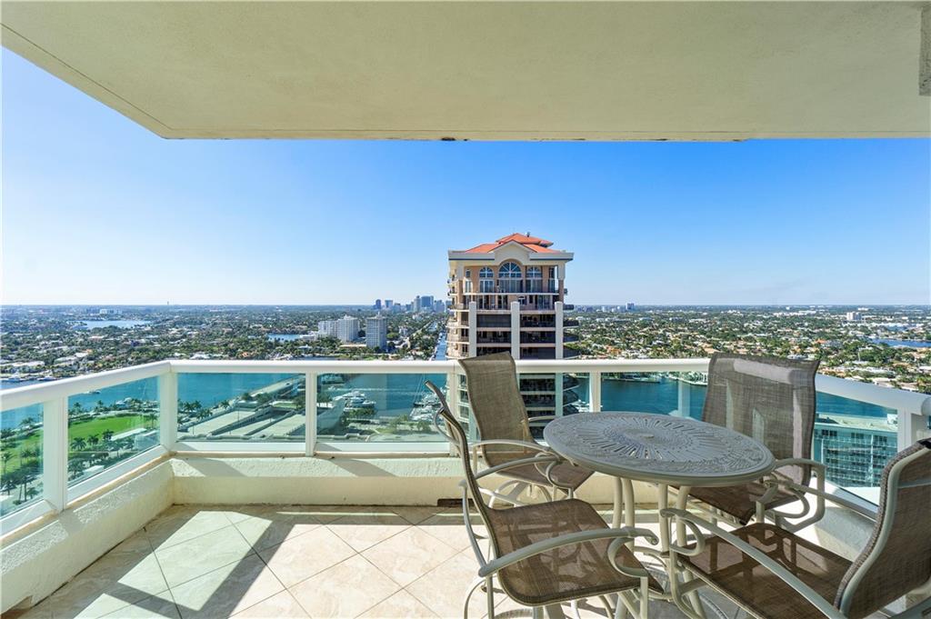 Las Olas Beach Club - Residential