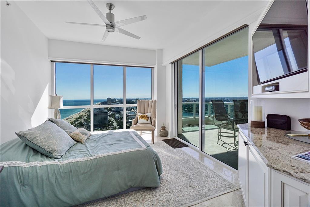 Las Olas Beach Club - Residential