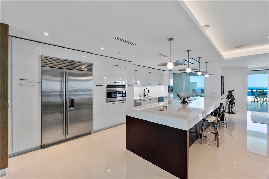 Las Olas Beach Club - Residential