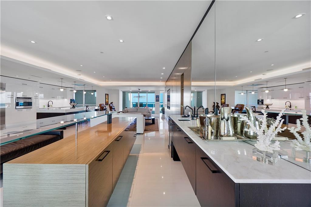 Las Olas Beach Club - Residential