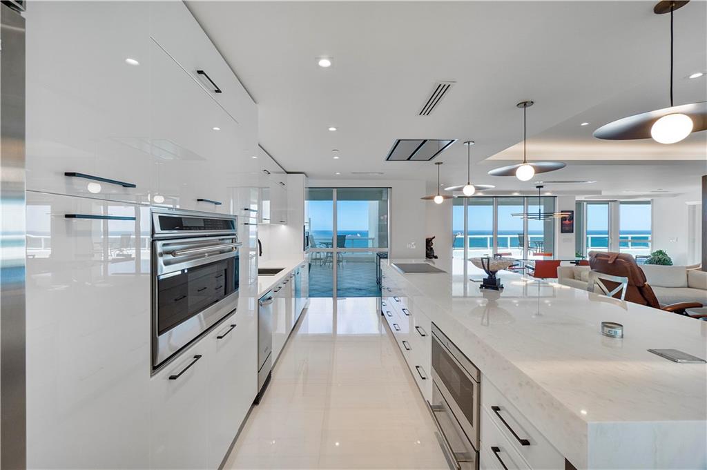 Las Olas Beach Club - Residential