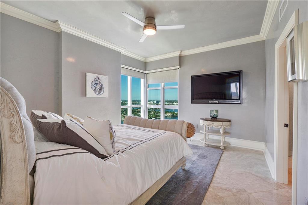 Las Olas Beach Club - Residential