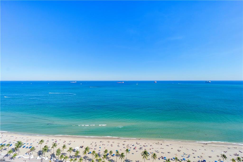 Las Olas Beach Club - Residential