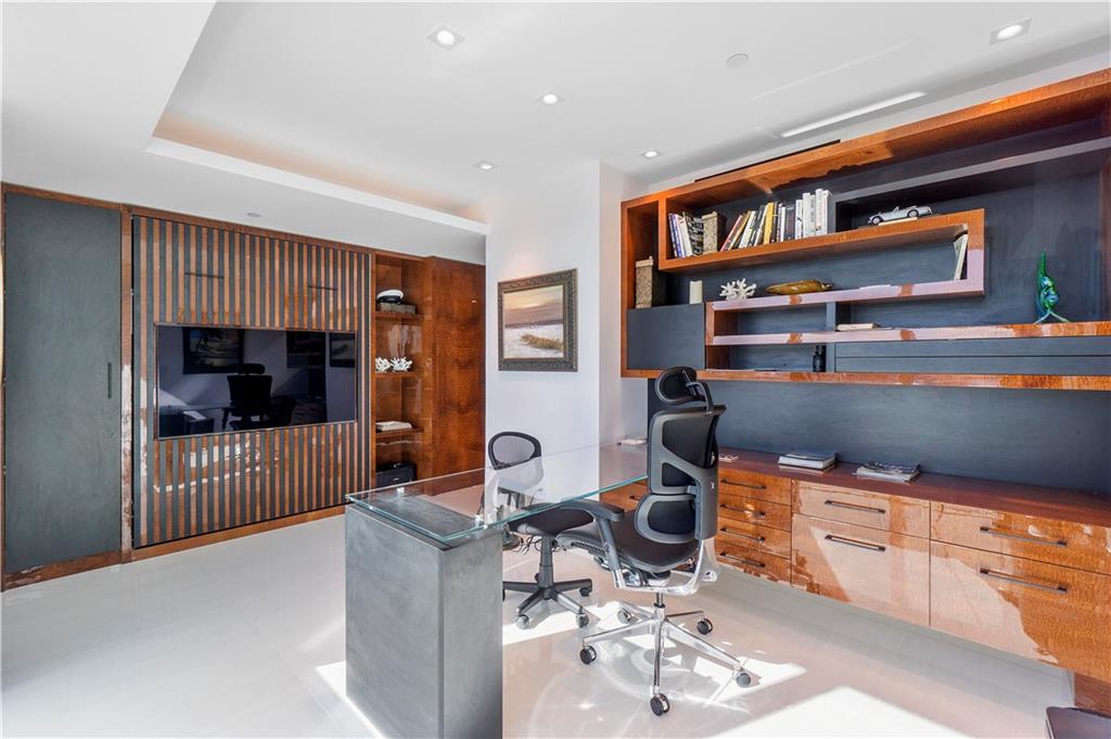 Las Olas Beach Club - Residential