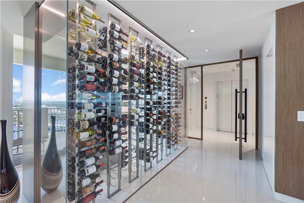 Las Olas Beach Club - Residential