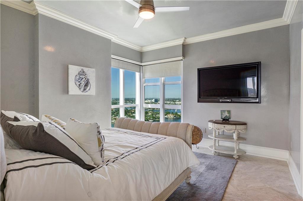 Las Olas Beach Club - Residential