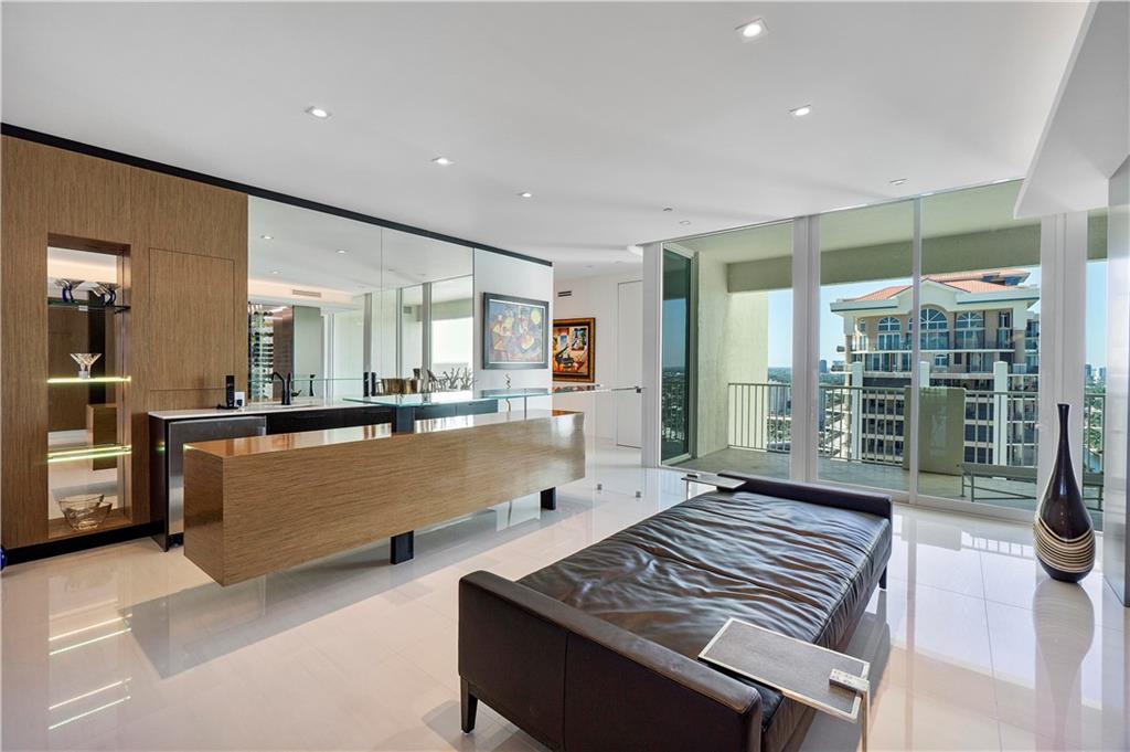 Las Olas Beach Club - Residential