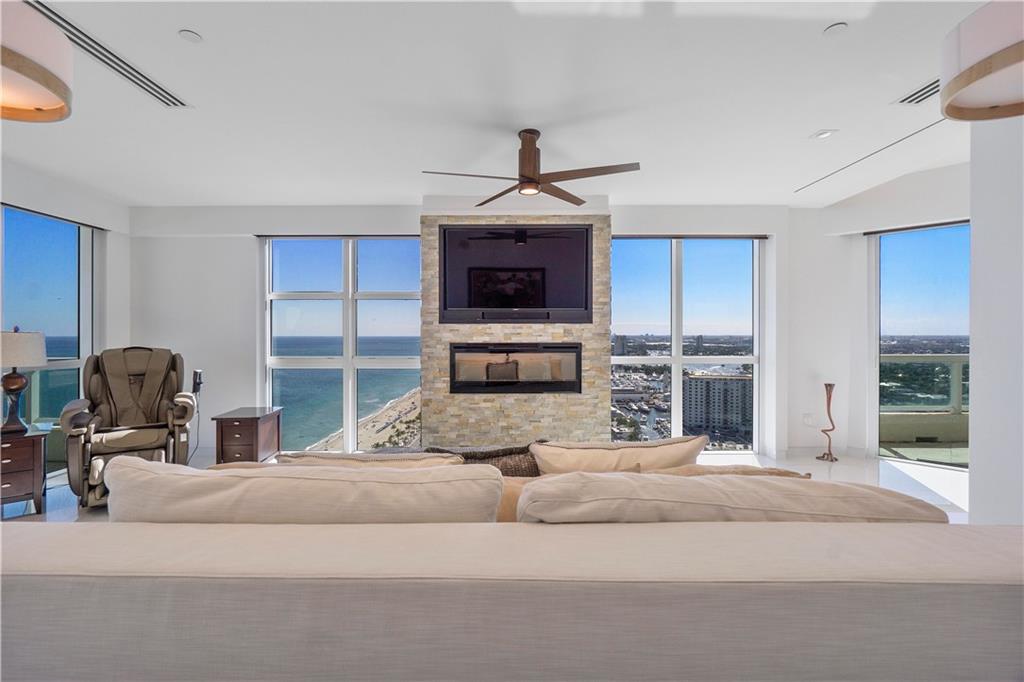 Las Olas Beach Club - Residential