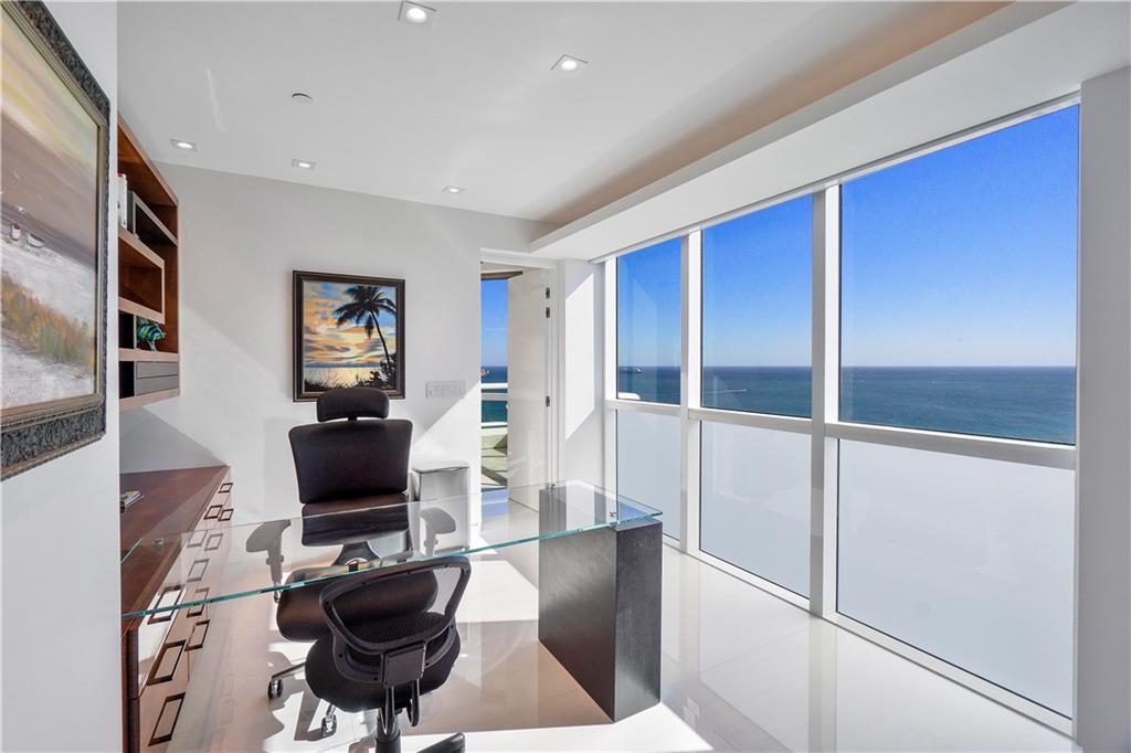 Las Olas Beach Club - Residential