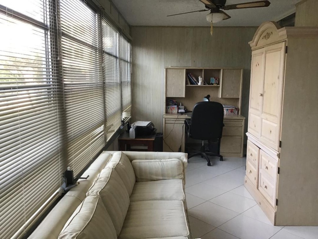 PALM LAKES - Residential