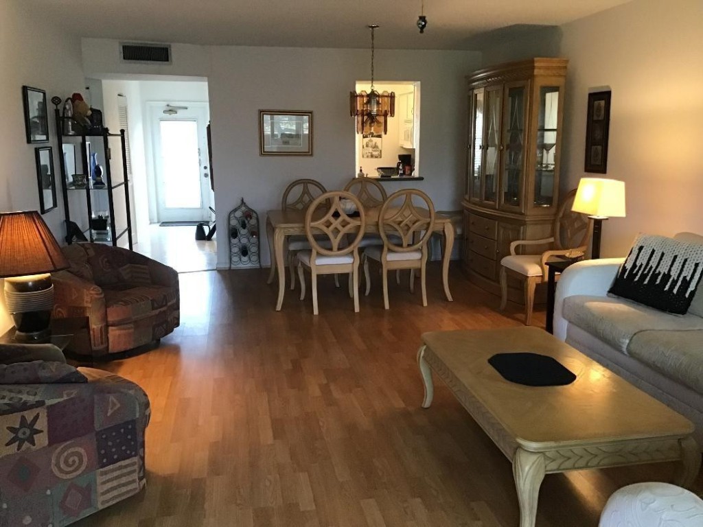 PALM LAKES - Residential