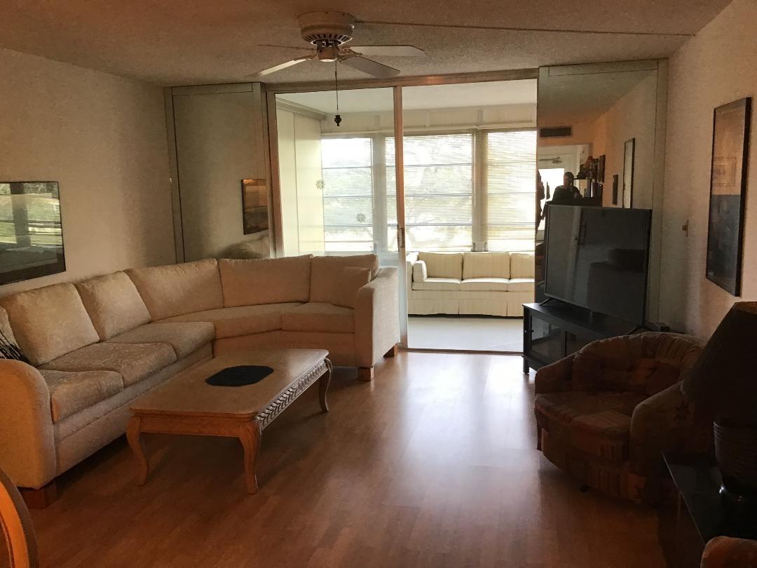 PALM LAKES - Residential