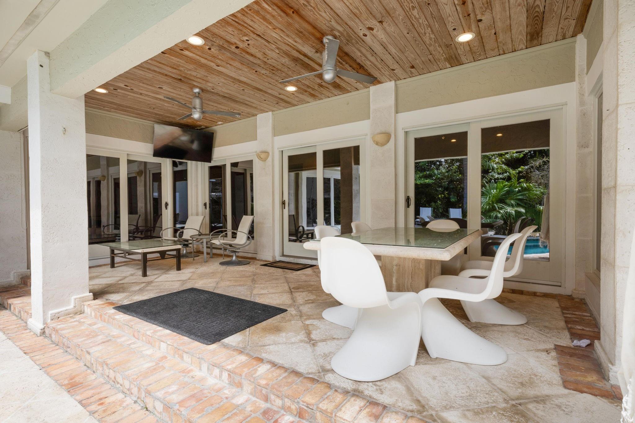 Las Olas By The Sea Ext 3 - Residential Lease