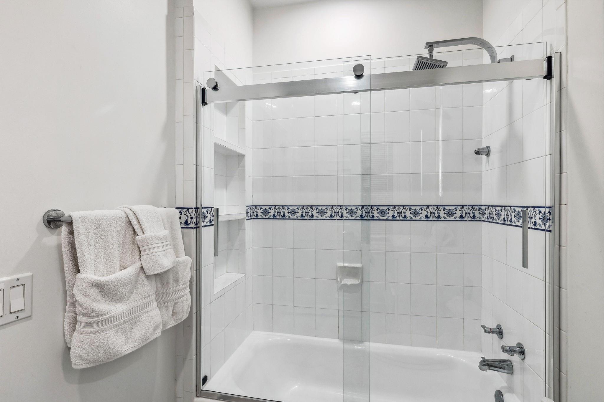 Las Olas By The Sea Ext 3 - Residential Lease
