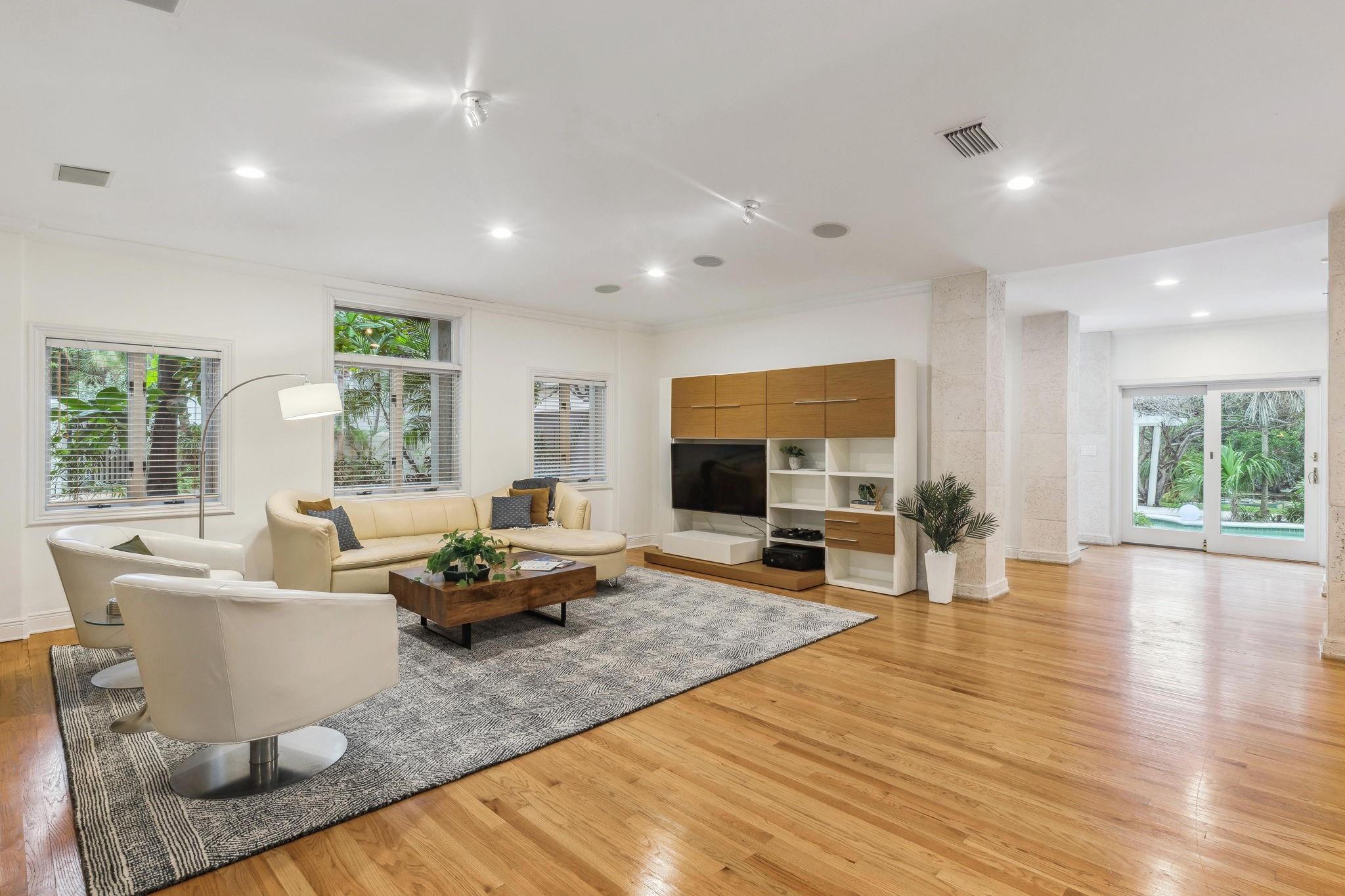 Las Olas By The Sea Ext 3 - Residential Lease