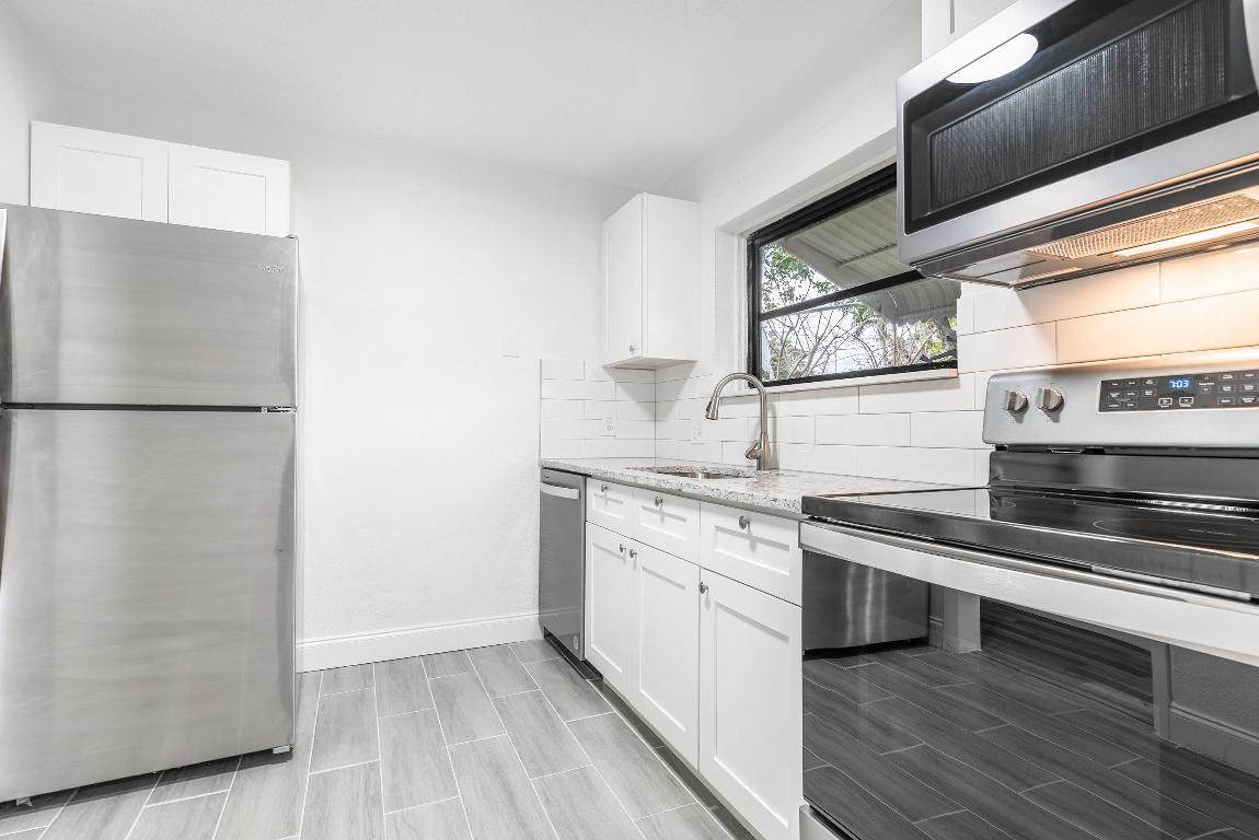 BROWARD MANOR OF HOLLYWOOD - Residential