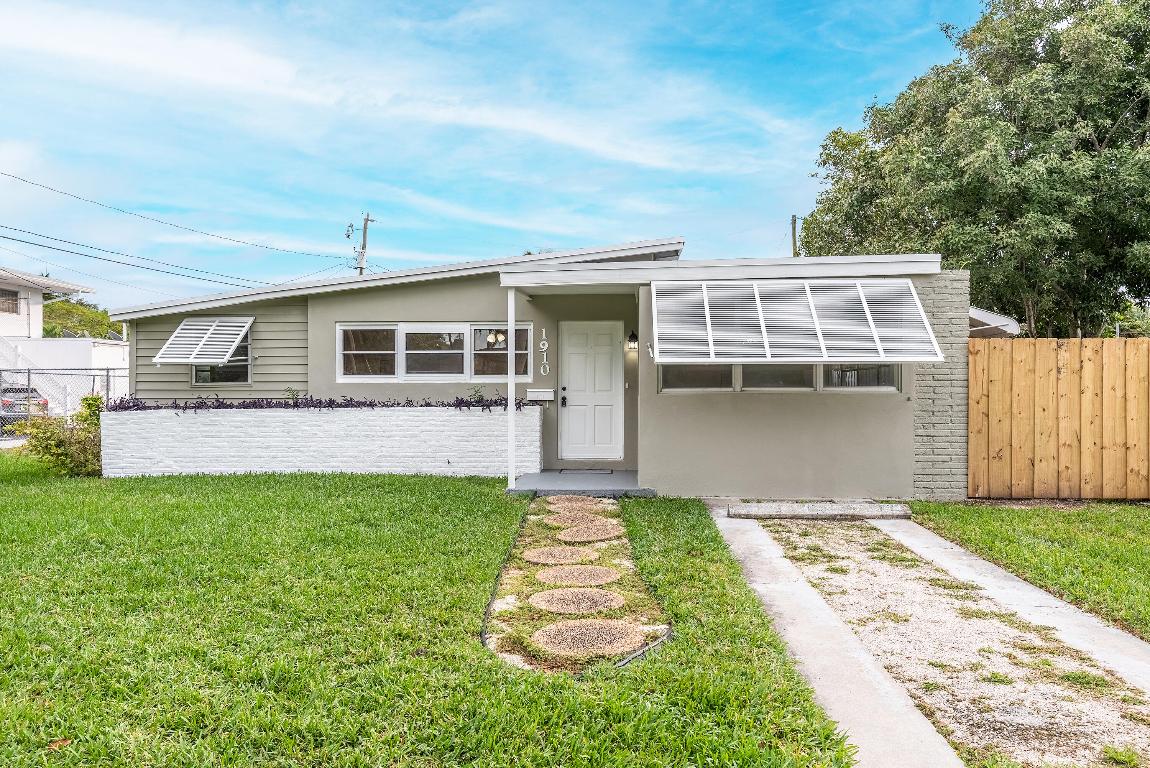 BROWARD MANOR OF HOLLYWOOD - Residential