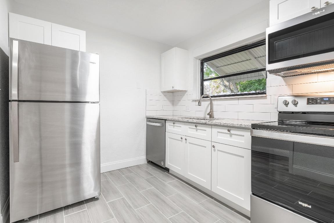 BROWARD MANOR OF HOLLYWOOD - Residential