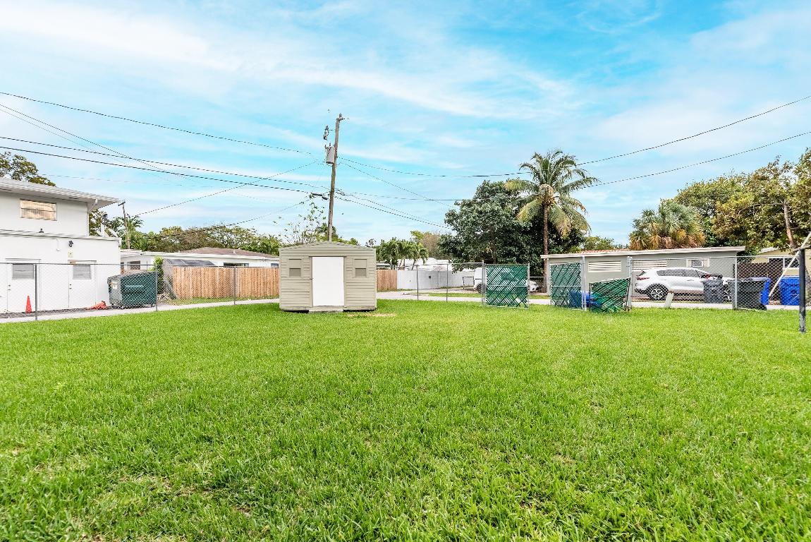 BROWARD MANOR OF HOLLYWOOD - Residential