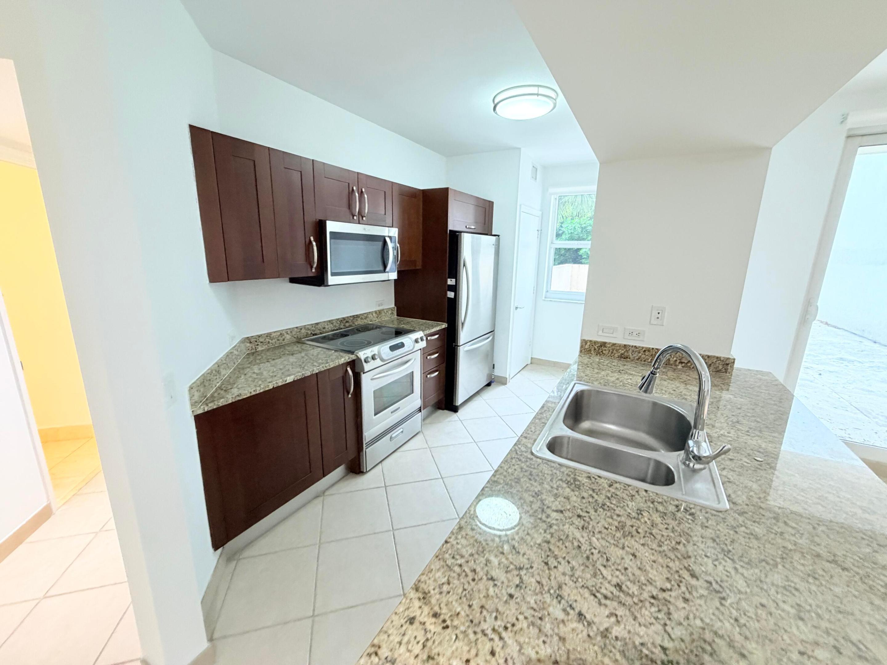 TURNBERRY VILLAGE SO TOWER CONDO - Residential Lease