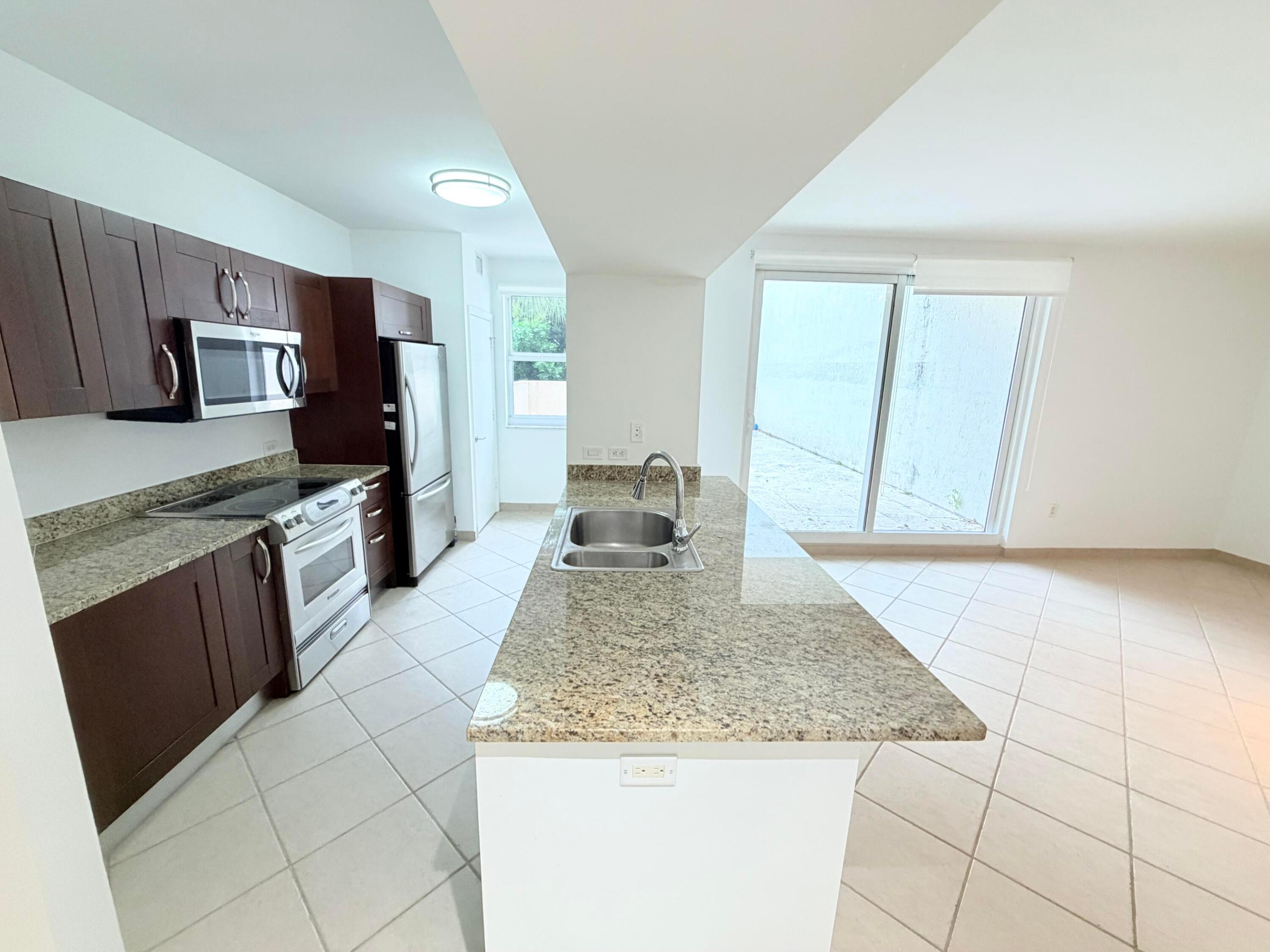 TURNBERRY VILLAGE SO TOWER CONDO - Residential Lease