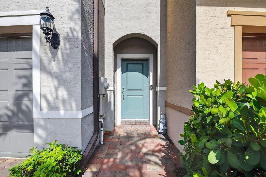 Photo of 2362 Byron Street, Palm Springs, FL 33406 (MLS # R11139569)