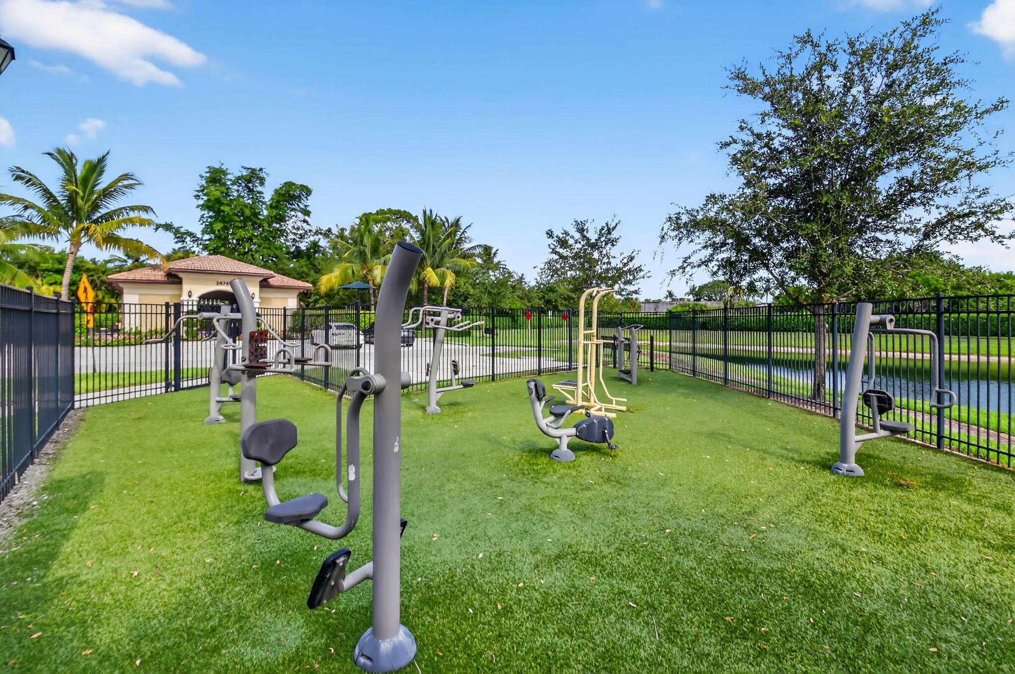 PRESTON SQUARE - Residential