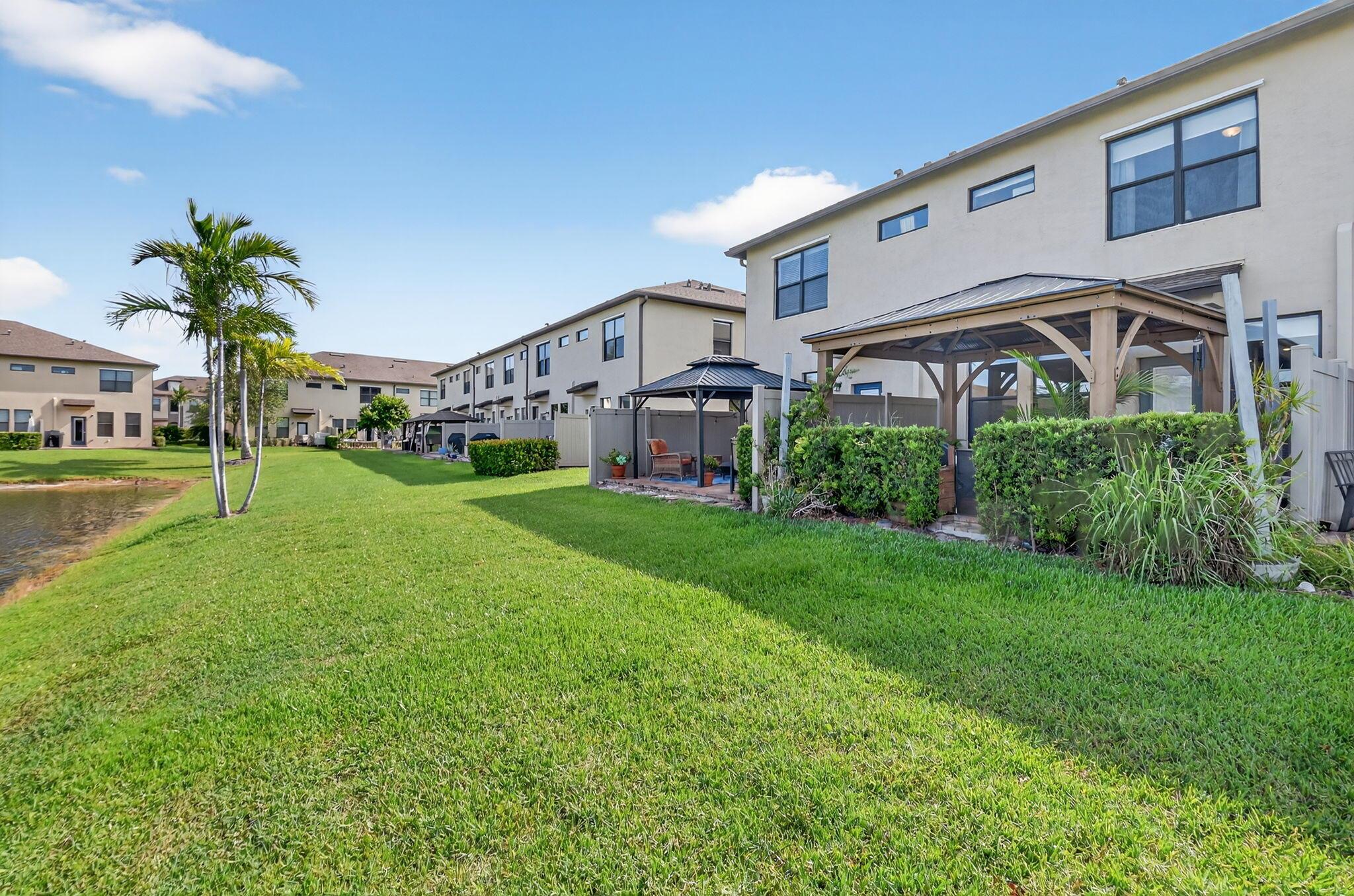 PRESTON SQUARE - Residential