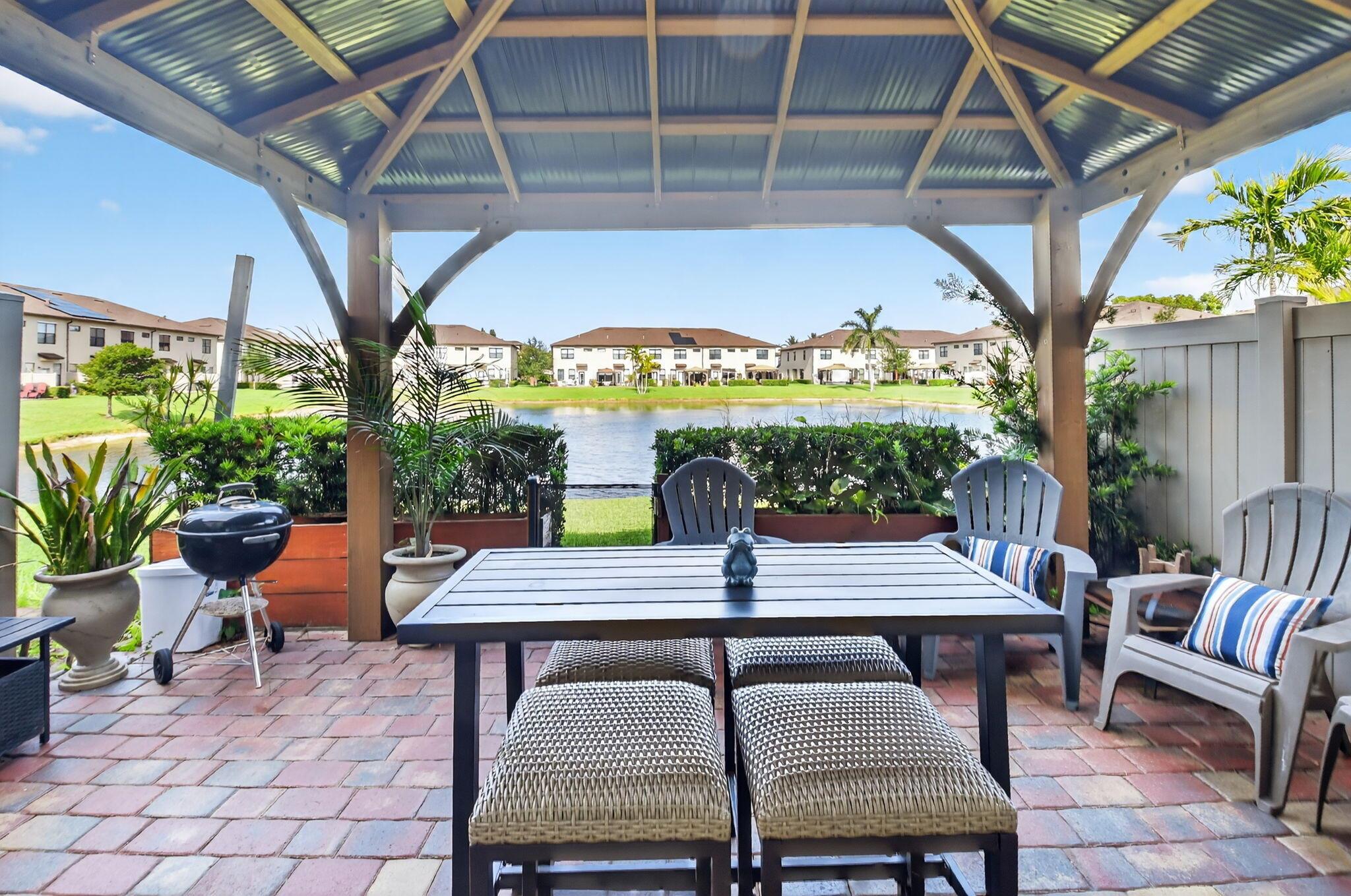 PRESTON SQUARE - Residential