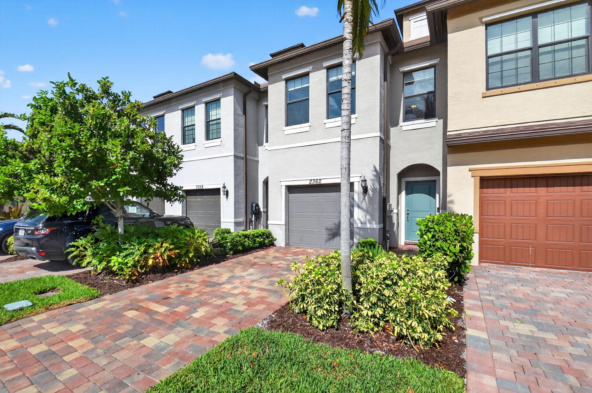 PRESTON SQUARE - Residential